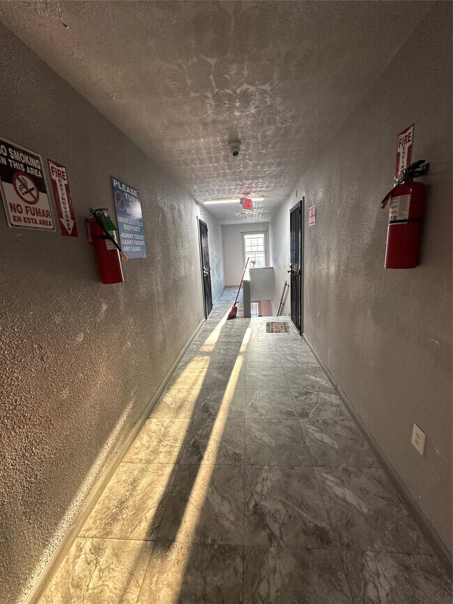 Building Photo - 2419 Pannell St