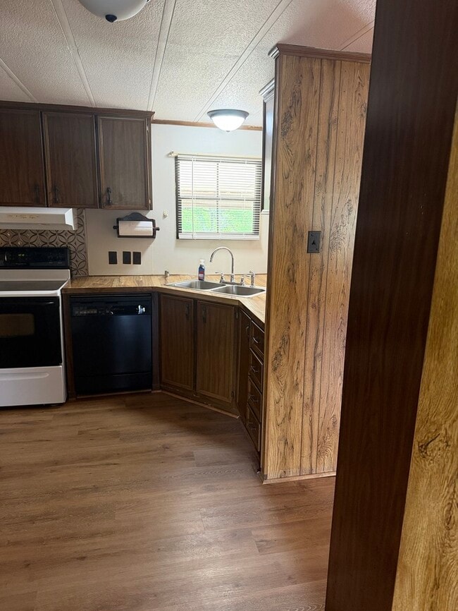 Building Photo - 20232 NC-138