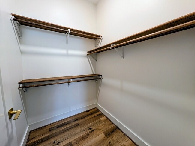 Building Photo - 5900 Fort Ave