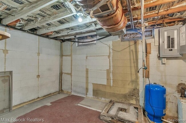 Building Photo - 1102 Davenport Dr