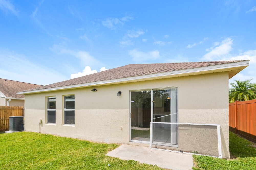 Building Photo - 7666 Harbor Bend Cir