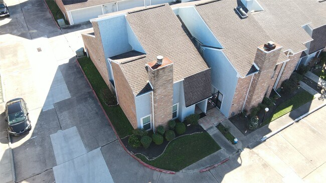 Building Photo - 3200 S Gessner Rd