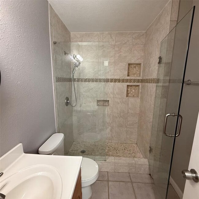 Building Photo - 1500 Wroxton Way