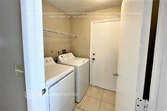 Building Photo - 5215 NW 51st Ct