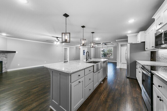 Building Photo - 15 Cimarron Cir