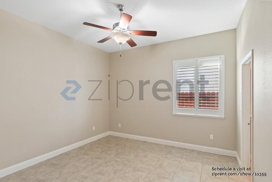 Building Photo - Unit
