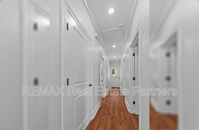 Building Photo - 43 Dearman Rd
