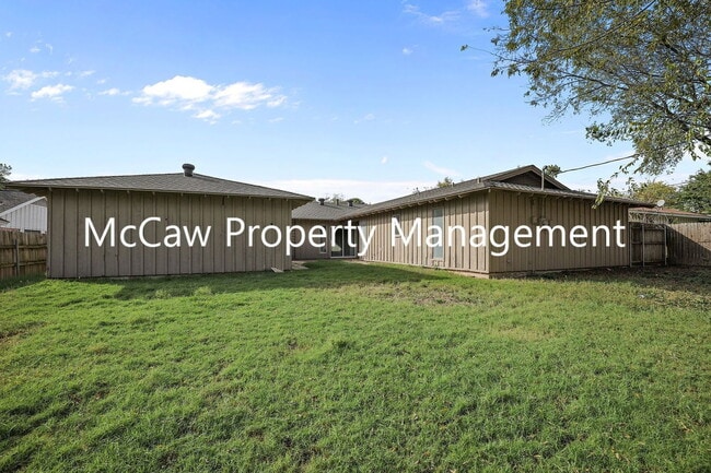 Building Photo - 1736 Brown Trail