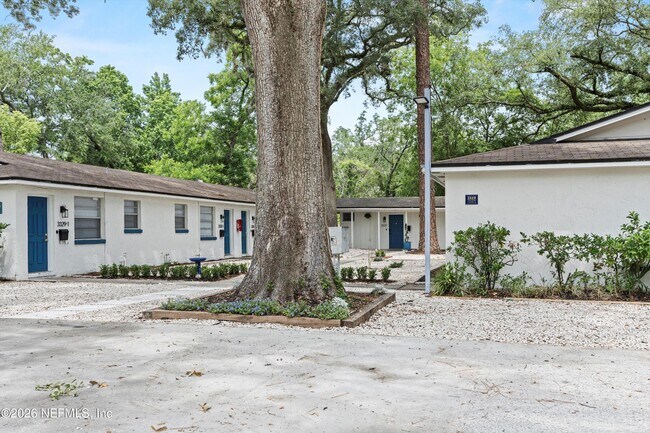 Building Photo - 3329 Mayflower St