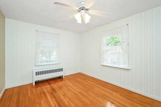 Building Photo - 70 Cold Spring Cir