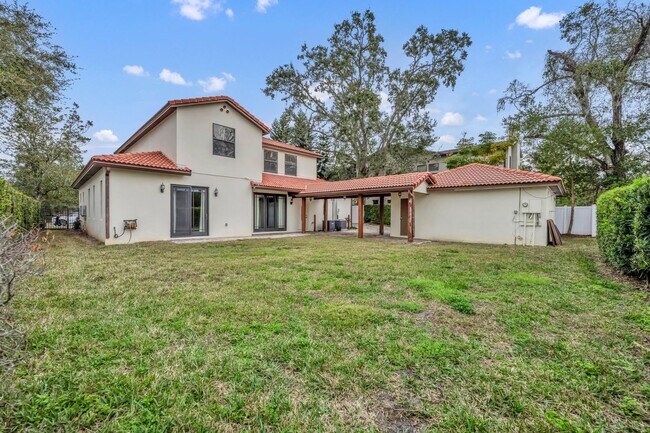 Building Photo - Gorgeous Winter Park Home