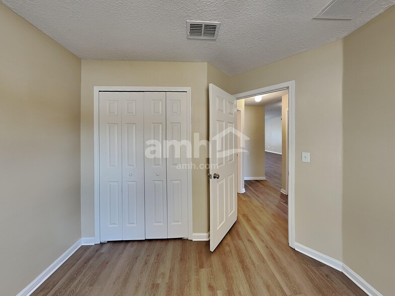 Building Photo - 612 Birchbark Trl