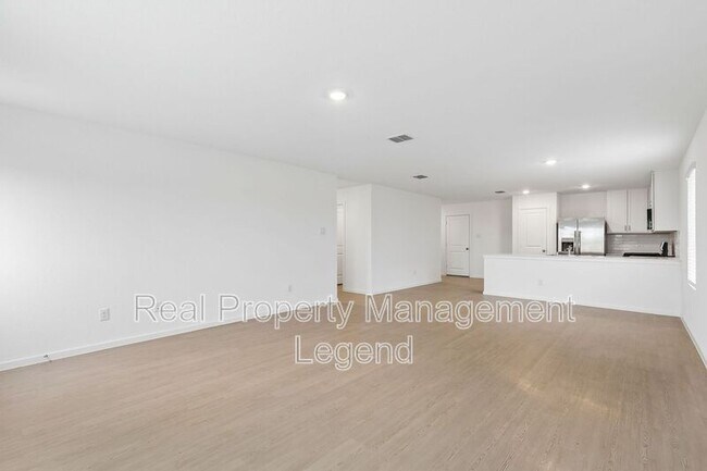 Building Photo - 216 Asterwood Ln