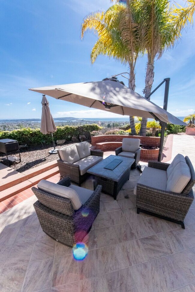 Building Photo - Amazing La Jolla North PB home with panoramic views of the ocean, bay and downtown
