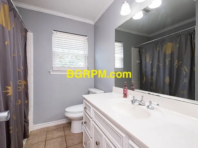 Building Photo - 4 BD 3 BA