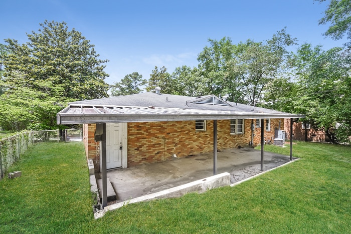 Building Photo - 4010 Pine Cone Dr