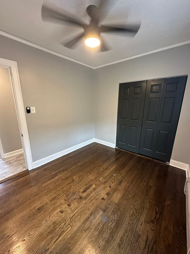 Building Photo - 1926 Wesley Ave