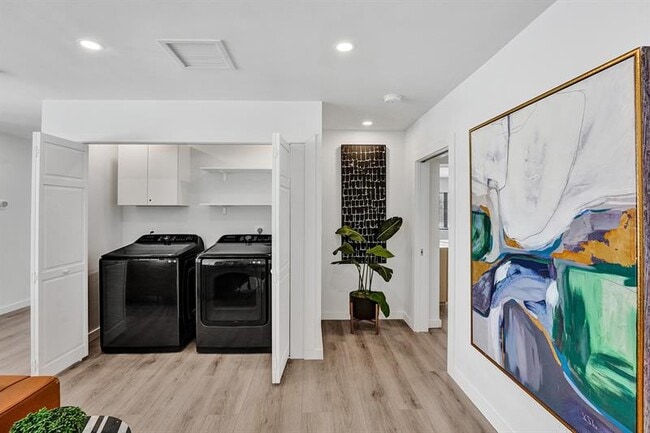 Building Photo - 5501 NE 18th Terrace