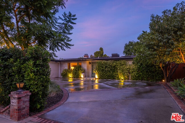 Building Photo - 7442 Capps Ave