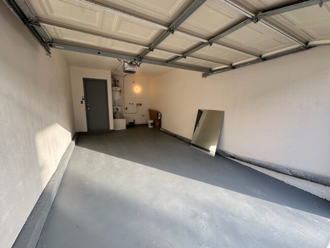 Building Photo - RV T 1708