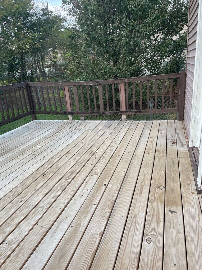 Building Photo - MOVE IN SPECIAL!! LIMITED TIME ONLY!! FIRST MONTH FREE!