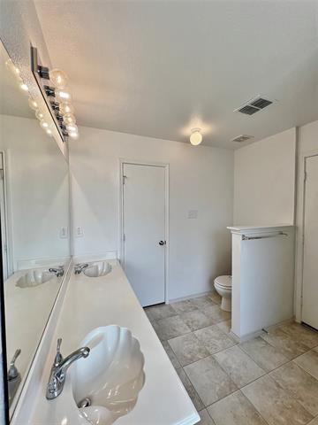 Building Photo - 2605 Castle Pines Dr