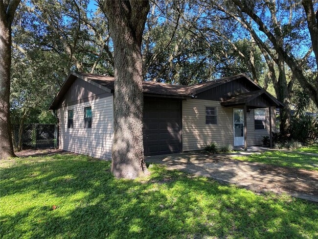 Building Photo - 39648 Meadowood Loop