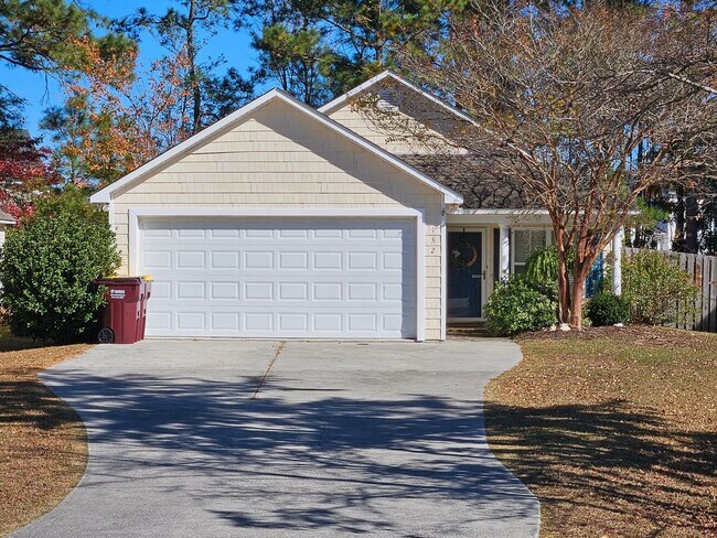 Primary Photo - Lovely 3 Bedroom, 2 bath unfurnished home located in Hampstead - Plantation Pointe Community