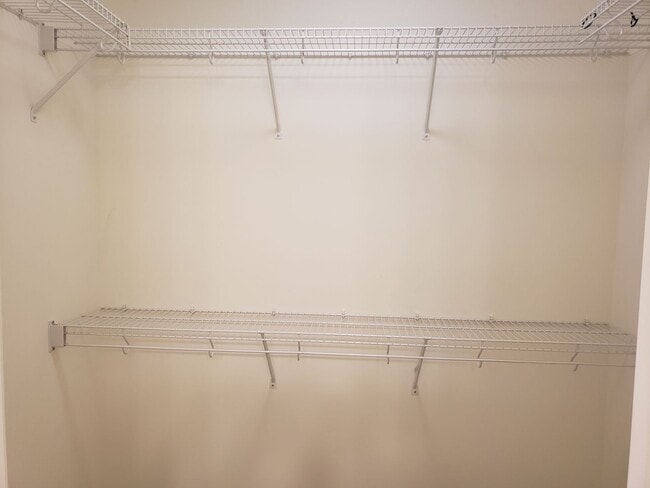 Building Photo - 18 Long Meadow Dr