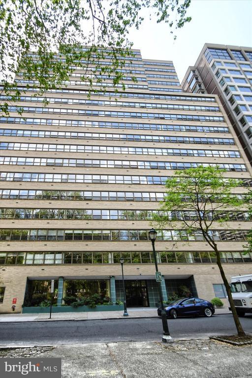 Building Photo - 1810 Rittenhouse Square