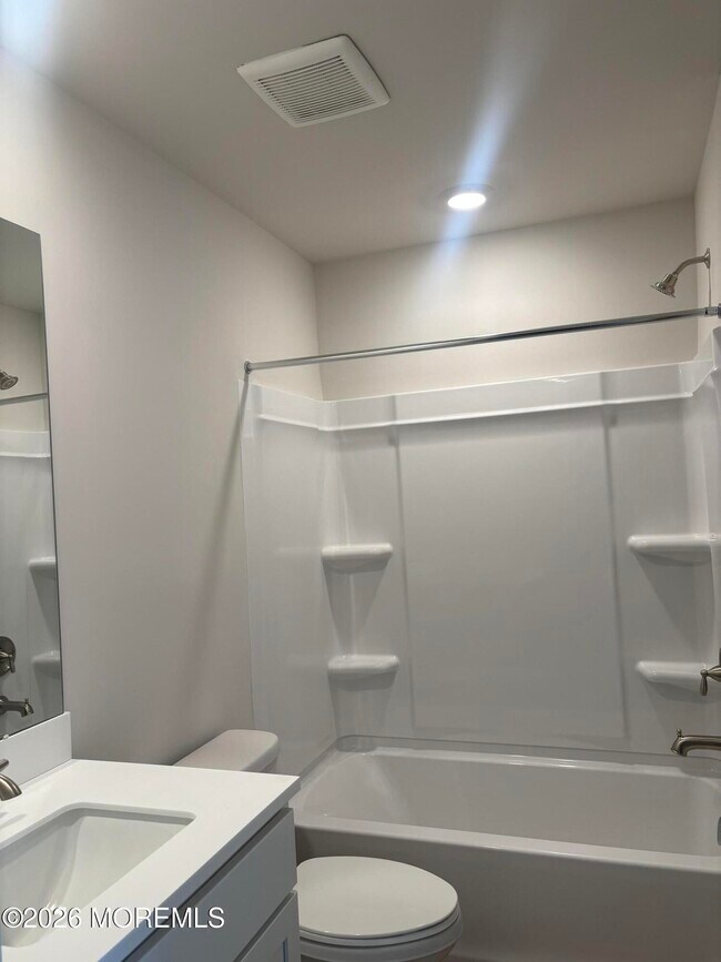 Building Photo - 17 Bay Breeze Dr