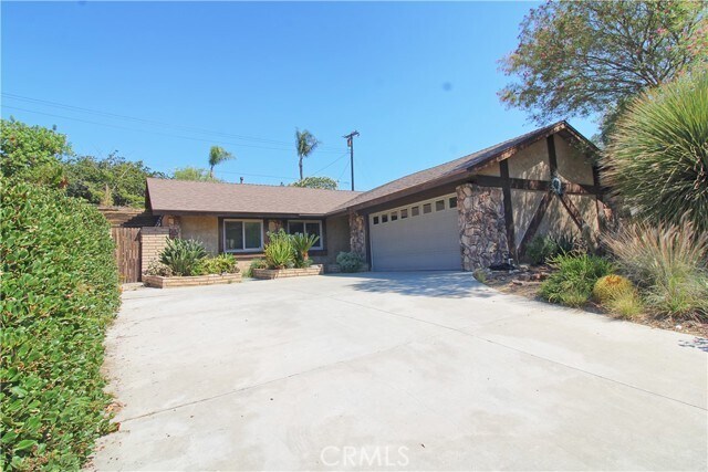 Primary Photo - 711 Hacienda Dr
