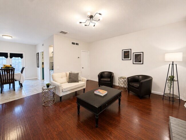 Building Photo - 11710 Southlake Dr