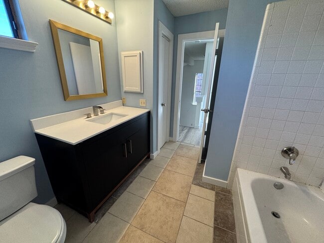 Building Photo - 3865 Suffolk Ln