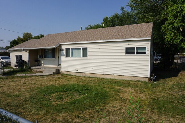 Primary Photo - 3036 S W Temple St