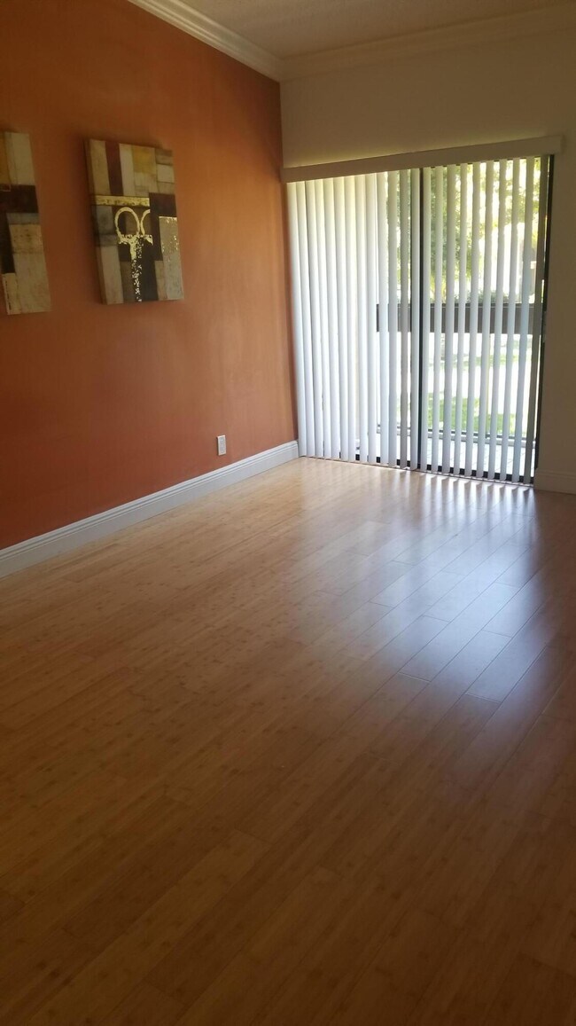 Building Photo - 2289 SW 15th St