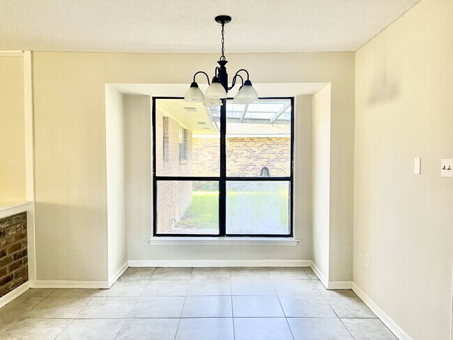 Building Photo - 17042 Appomattox Ave