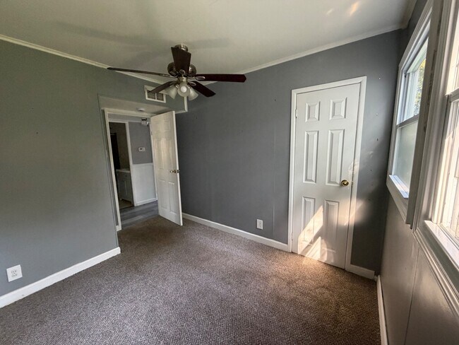 Building Photo - 1432 Bel Air