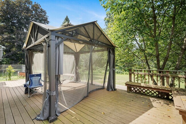 Building Photo - 300 Murray Hill Rd