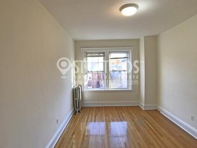 Building Photo - 3 bedroom in Boston MA 02135