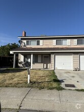 Building Photo - 1713 Askren Ct