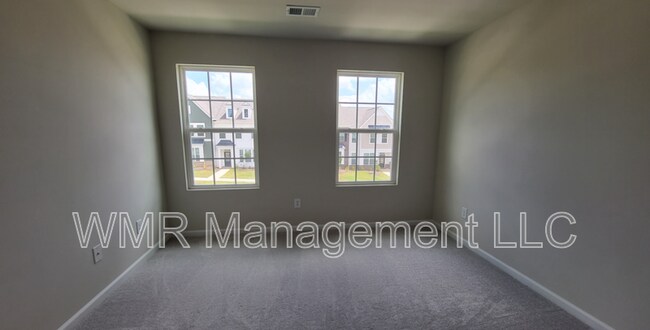 Building Photo - 15612 Country House St