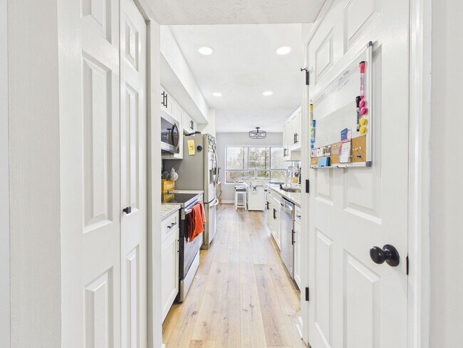 Building Photo - 1501 Bronwyn Rd