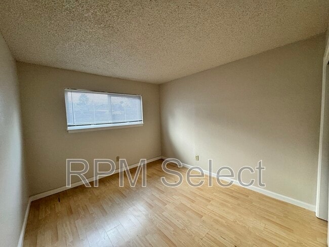 Building Photo - 4552 Ashcroft Ave