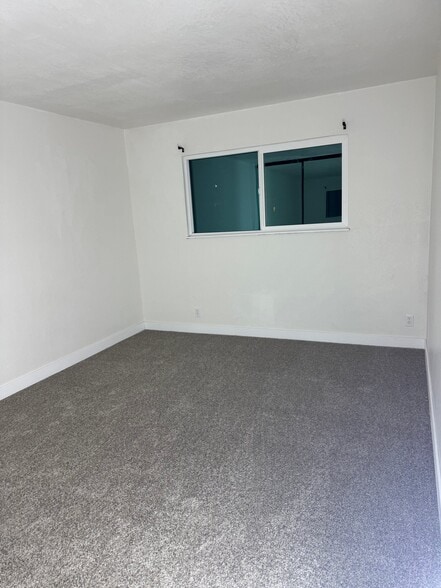 Building Photo - 111 Woodbury Cir