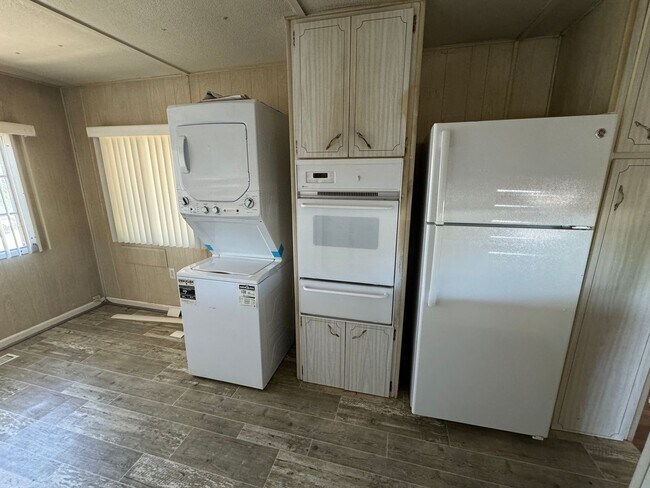 Building Photo - MOBILE HOME FOR RENT