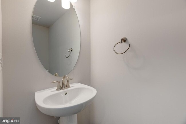 Building Photo - 43357 Radford Divide Ter