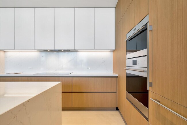 Building Photo - 2311 SE 17th St