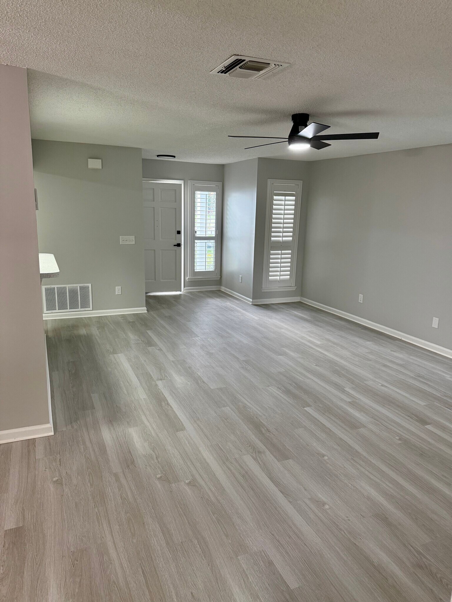 Building Photo - 4084 Stillwood Dr