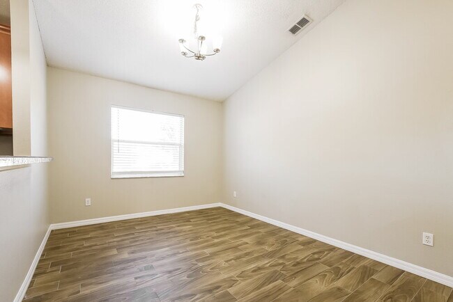 Building Photo - 9331 Echo Run